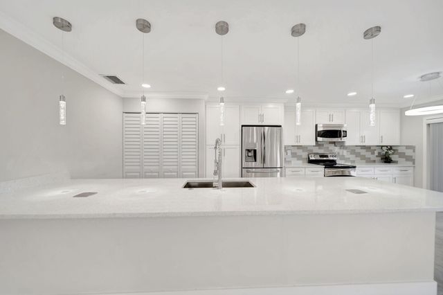 14737 Edna Way, Delray Beach, FL 33484