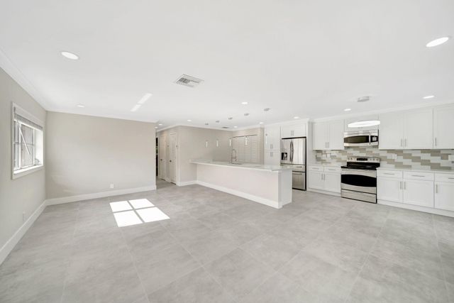 14737 Edna Way, Delray Beach, FL 33484