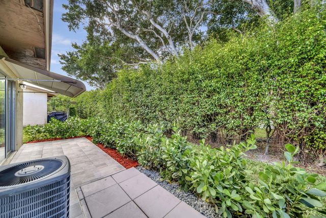 14737 Edna Way, Delray Beach, FL 33484