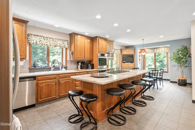 82 Pickle Hill Road, Queensbury, NY 12804