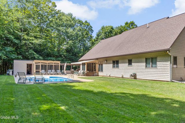 82 Pickle Hill Road, Queensbury, NY 12804