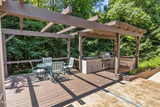 82 Pickle Hill Road, Queensbury, NY 12804