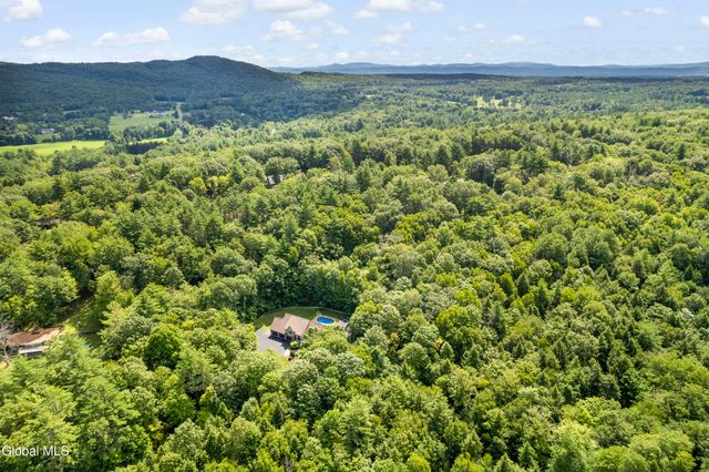 82 Pickle Hill Road, Queensbury, NY 12804