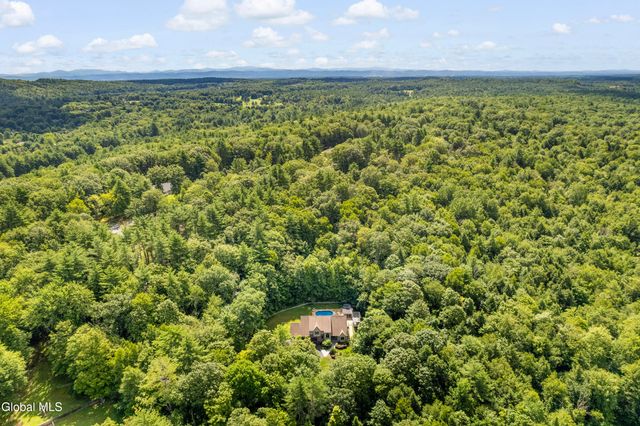 82 Pickle Hill Road, Queensbury, NY 12804