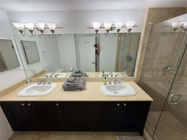 4100 Salzedo St 811, Coral Gables, FL 33146