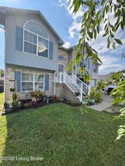 333 Clover Cove Dr, Shepherdsville, KY 40165