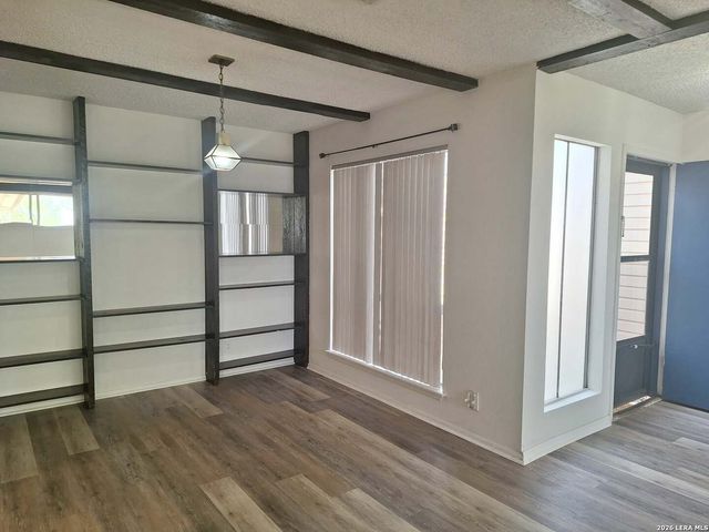 4250 Bayliss Dr, San Antonio, TX 78233