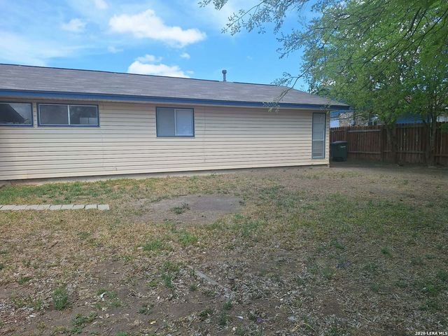 4250 Bayliss Dr, San Antonio, TX 78233