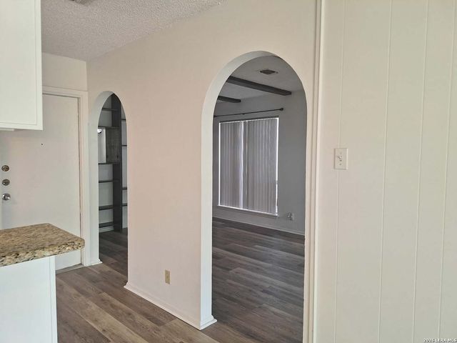 4250 Bayliss Dr, San Antonio, TX 78233