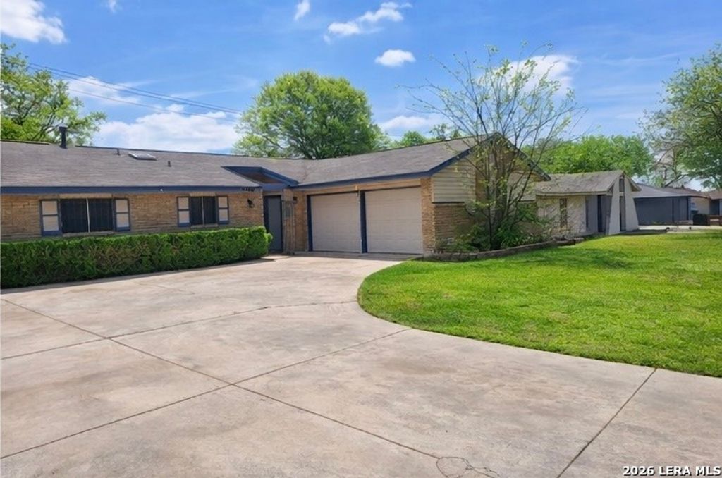 4250 Bayliss Dr, San Antonio, TX 78233