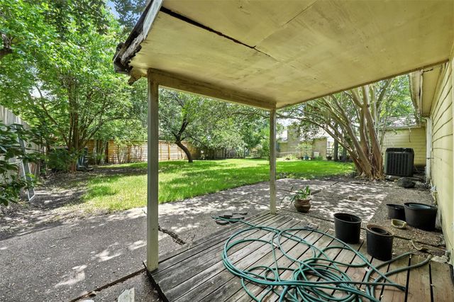 6305 S Rice Avenue, Bellaire, TX 77401