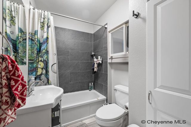 2006 E 16TH ST, Cheyenne, WY 82001
