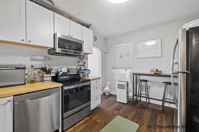 2006 E 16TH ST, Cheyenne, WY 82001