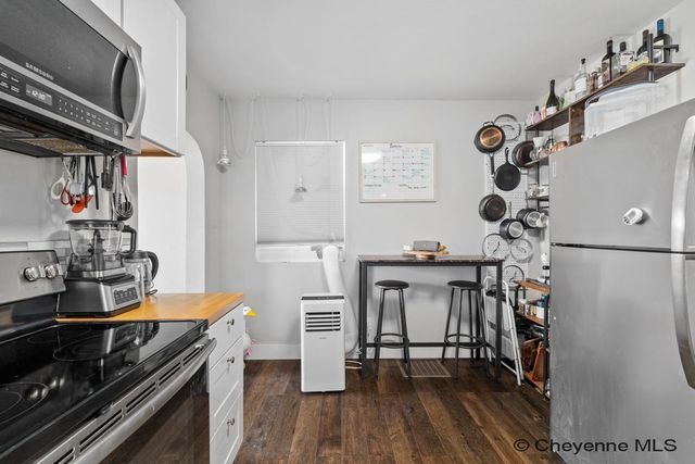2006 E 16TH ST, Cheyenne, WY 82001
