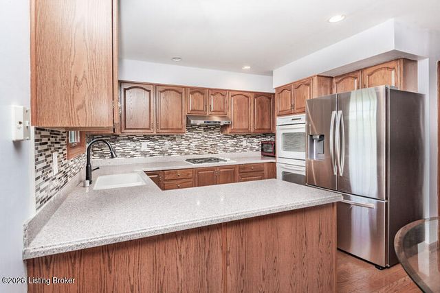 6520 Keeling Place Rd, Louisville, KY 40291