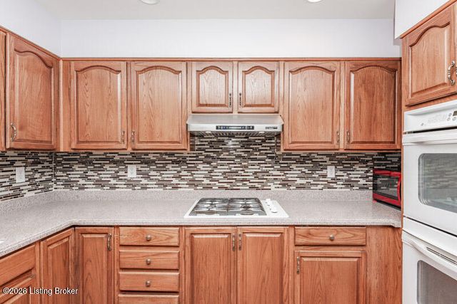 6520 Keeling Place Rd, Louisville, KY 40291