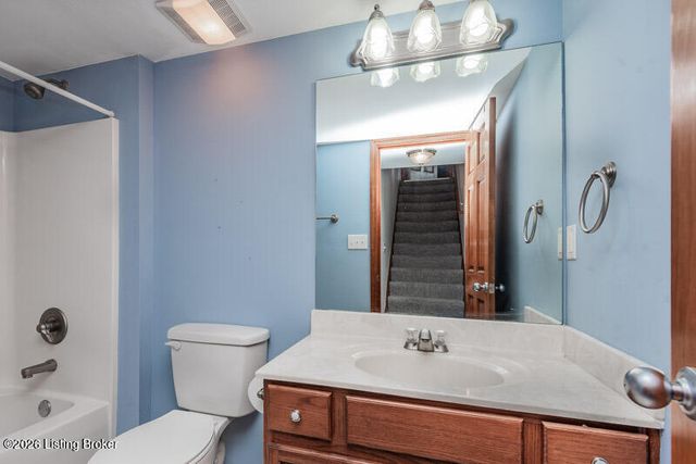 6520 Keeling Place Rd, Louisville, KY 40291