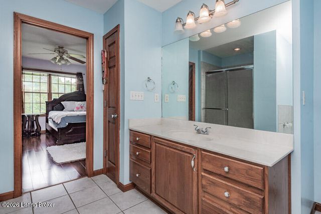 6520 Keeling Place Rd, Louisville, KY 40291