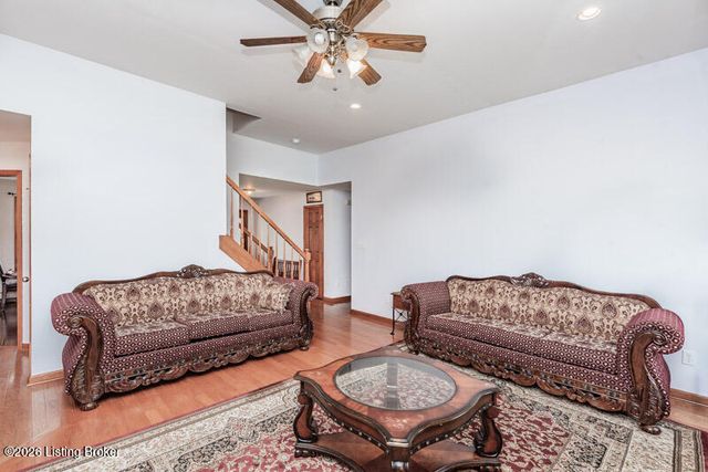 6520 Keeling Place Rd, Louisville, KY 40291