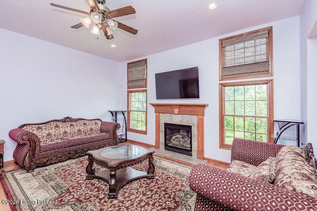 6520 Keeling Place Rd, Louisville, KY 40291