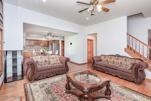 6520 Keeling Place Rd, Louisville, KY 40291