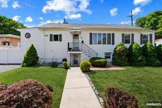 55 Central Lane, Secaucus, NJ 07094