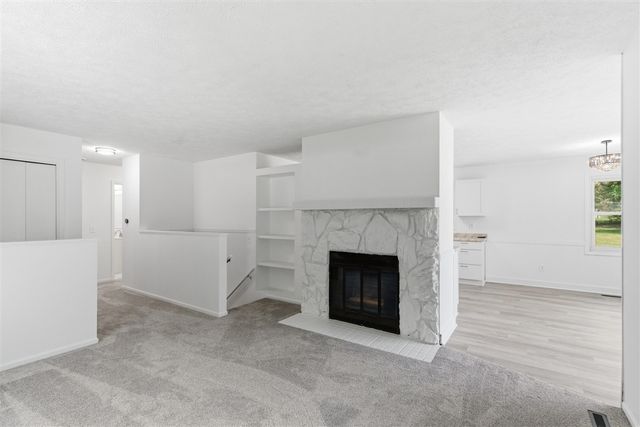 24383 Thousand Oaks Drive, Mattawan, MI 49071