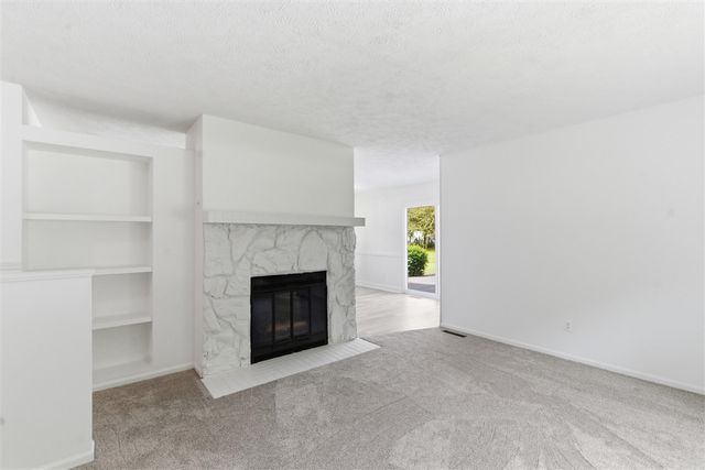 24383 Thousand Oaks Drive, Mattawan, MI 49071