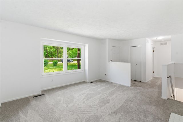 24383 Thousand Oaks Drive, Mattawan, MI 49071