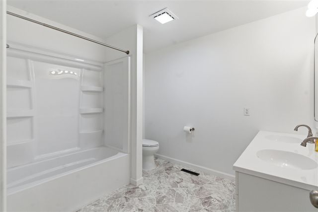 24383 Thousand Oaks Drive, Mattawan, MI 49071
