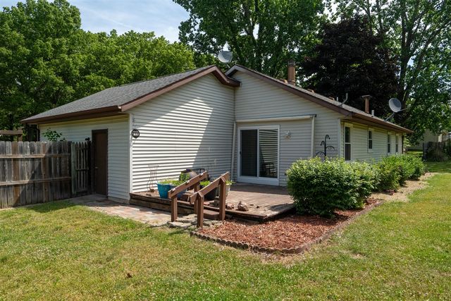 24383 Thousand Oaks Drive, Mattawan, MI 49071