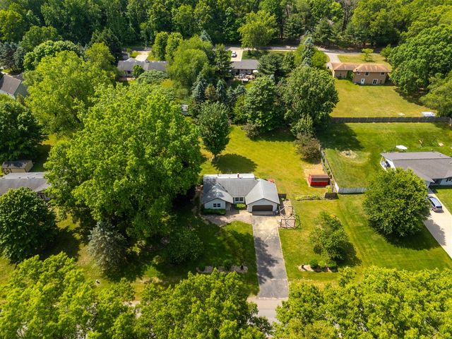 24383 Thousand Oaks Drive, Mattawan, MI 49071
