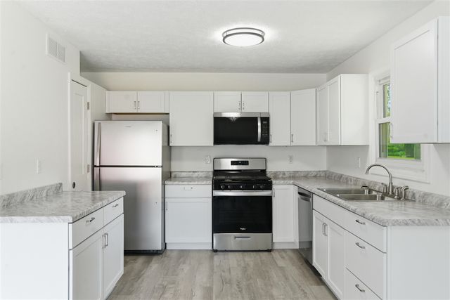 24383 Thousand Oaks Drive, Mattawan, MI 49071