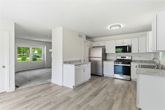 24383 Thousand Oaks Drive, Mattawan, MI 49071