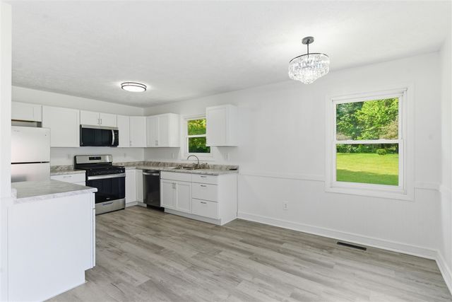 24383 Thousand Oaks Drive, Mattawan, MI 49071