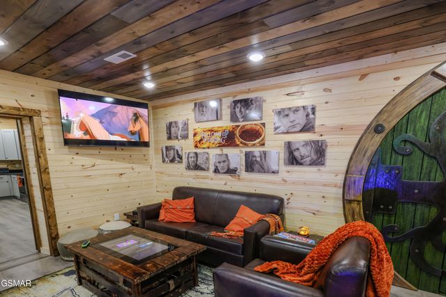 1019 Whites School Road, Sevierville, TN 37876