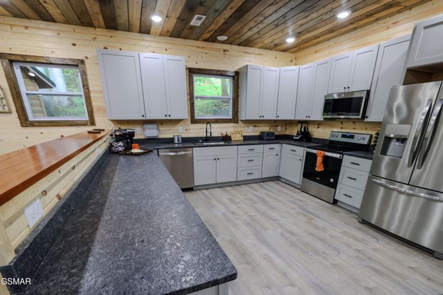 1019 Whites School Road, Sevierville, TN 37876