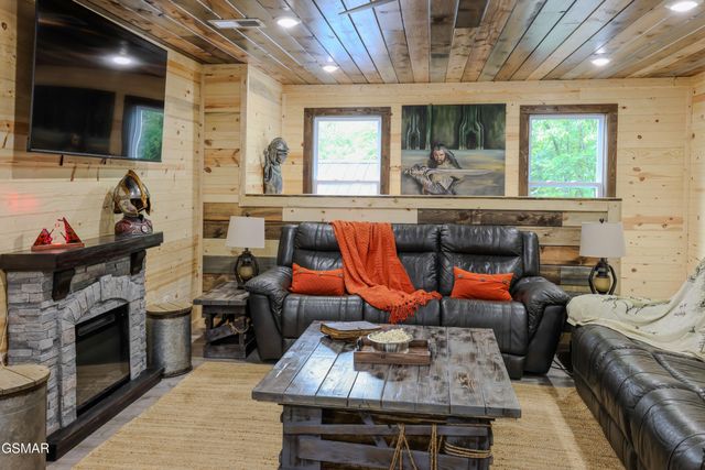 1019 Whites School Road, Sevierville, TN 37876