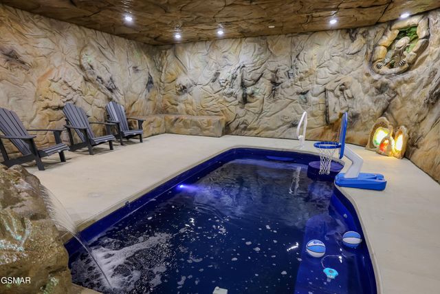 1019 Whites School Road, Sevierville, TN 37876