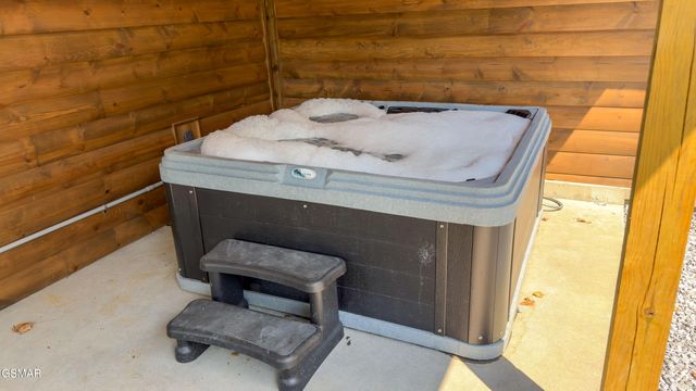 1019 Whites School Road, Sevierville, TN 37876