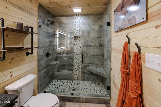 1019 Whites School Road, Sevierville, TN 37876