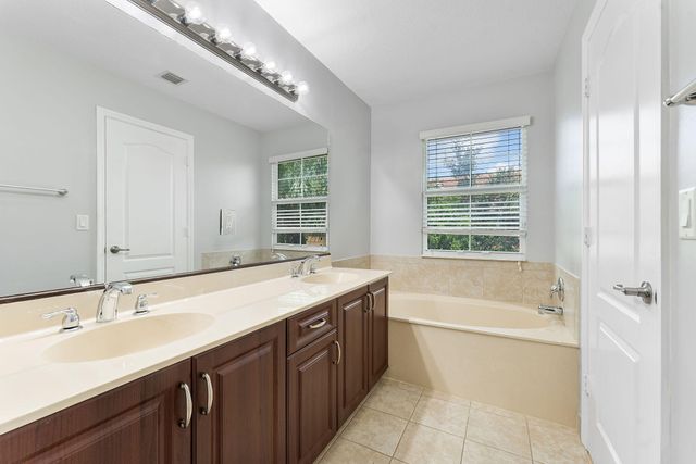 5978 Monterra Club Drive, Lake Worth, FL 33463