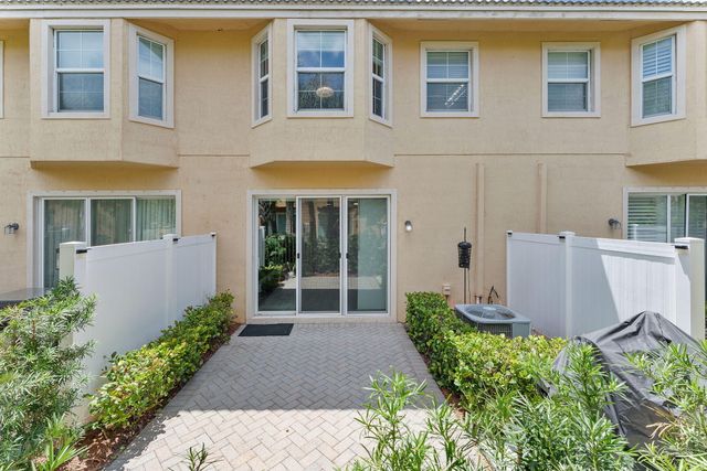 5978 Monterra Club Drive, Lake Worth, FL 33463