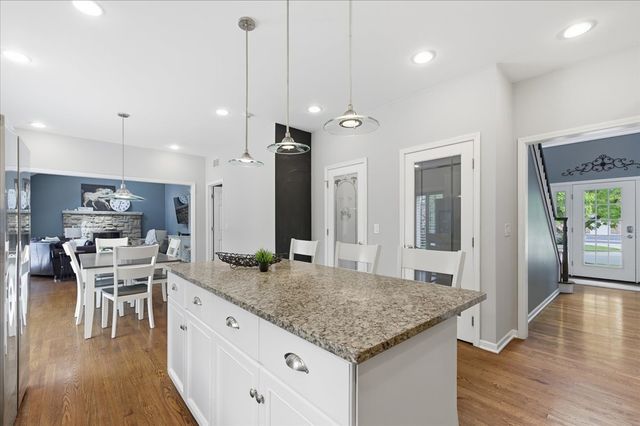 2607 Bangert Court, Naperville, IL 60564