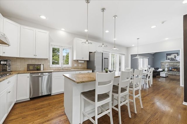 2607 Bangert Court, Naperville, IL 60564