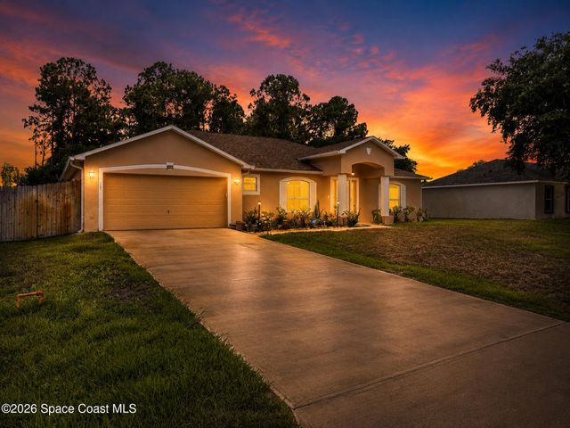 1282 Danforth Street SW, Palm Bay, FL 32908