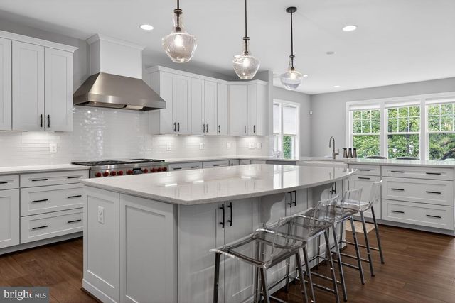 2725 WILLOW DR, Vienna, VA 22181