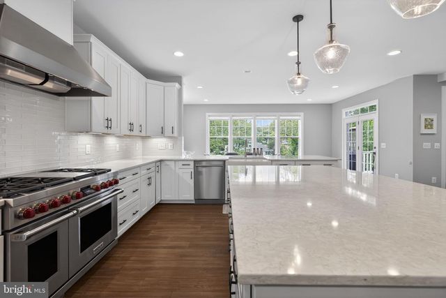 2725 WILLOW DR, Vienna, VA 22181