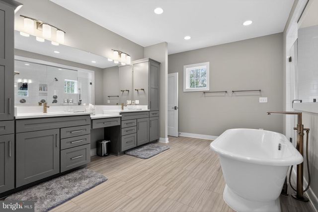 2725 WILLOW DR, Vienna, VA 22181