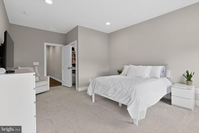 2725 WILLOW DR, Vienna, VA 22181
